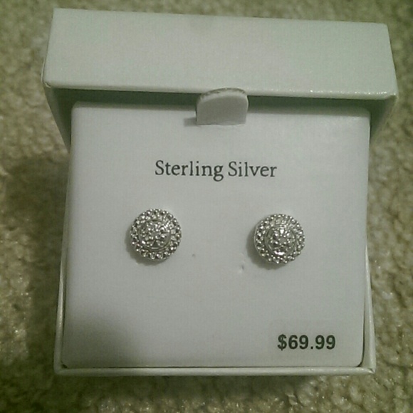 SALE! NWT Sterling Silver & diamond stud earrings - Picture 2 of 6